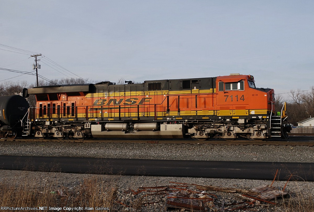 BNSF 7114